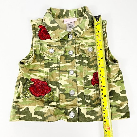 3/$25 Little Lass Kids Camo Vest with Rose Embroidery - Size 3T - Picture 5 of 5